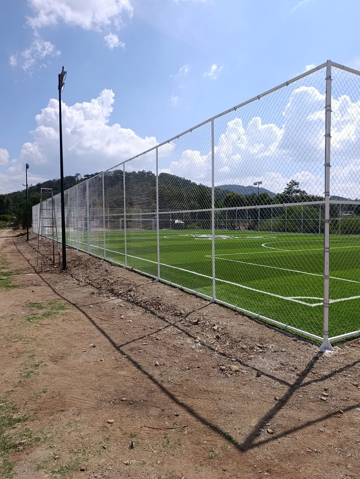 CONSTRUCCIÓN DE CANCHA DE FÚTBOL 7 EN EL QUIRINO EN ARROYO SECO