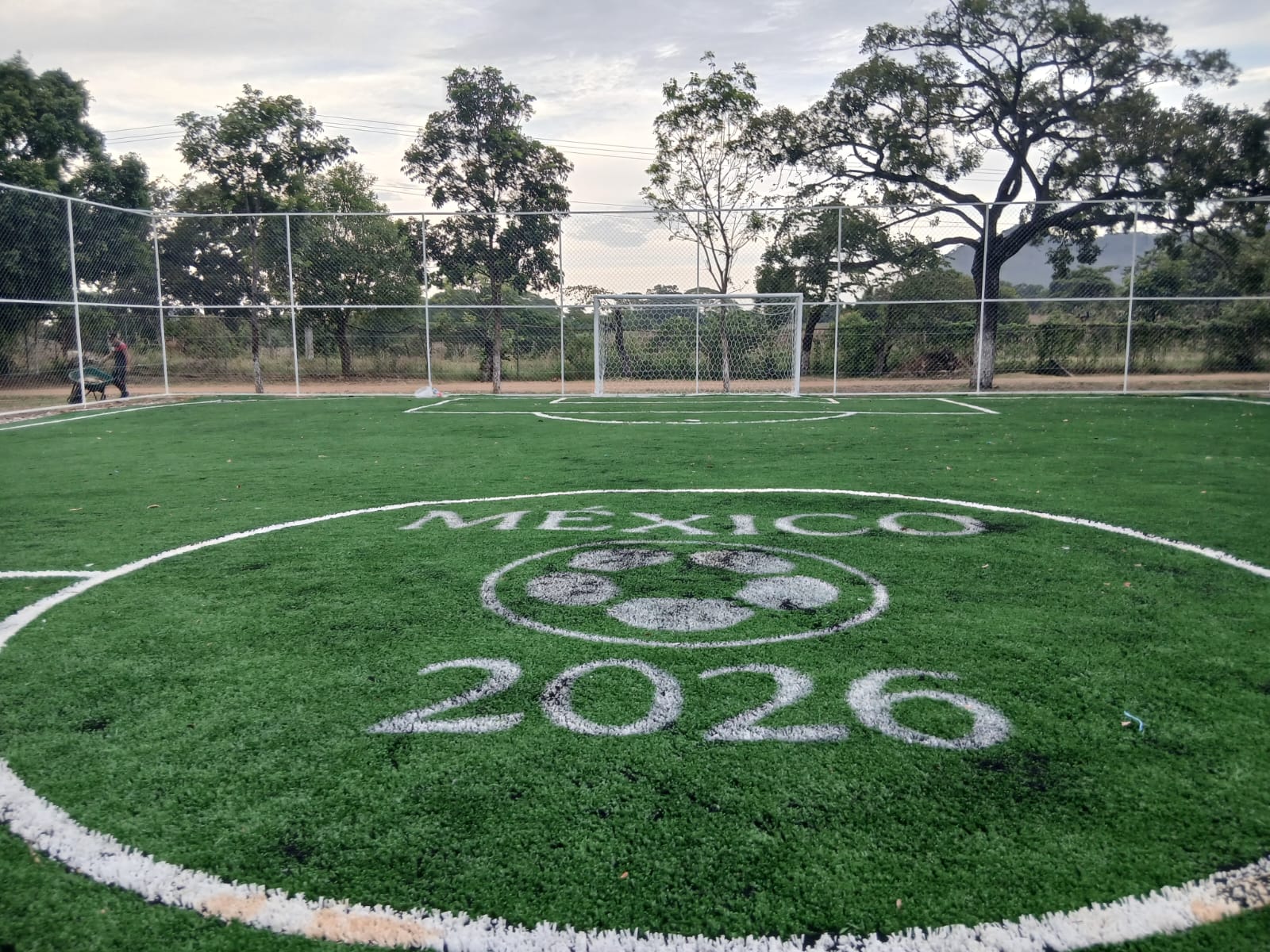 CONSTRUCCIÓN DE CANCHA DE FÚTBOL 5 EN LA UNIDAD DEPORTIVA EN FRONTERA COMALAPA