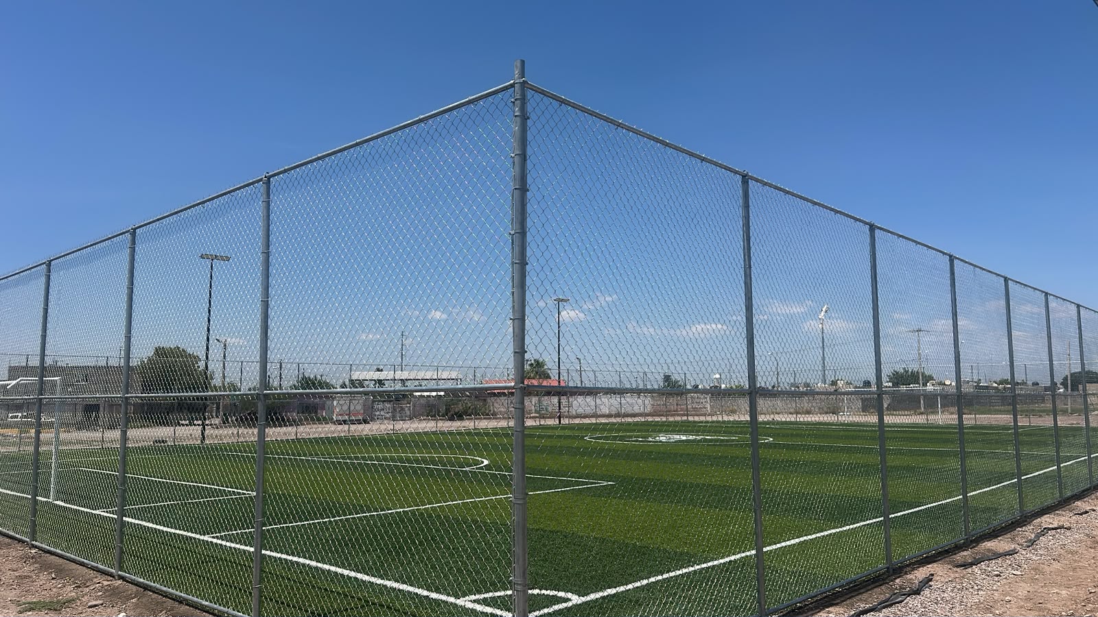 CONSTRUCCIÓN DE CANCHA DE FÚTBOL 7 EN UNIDAD DEPORTIVA Y DE ESPARCIMIENTOS FAMILIAR INCLUSIVO  POR AMOR A MEOQUI EN MEOQUI