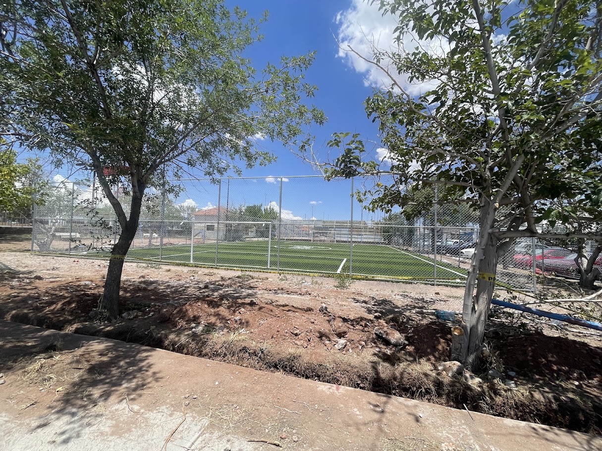 CONSTRUCCIÓN DE CANCHA DE FÚTBOL 5 EN COLONIA PONCE DE LEÓN EN CHIHUAHUA