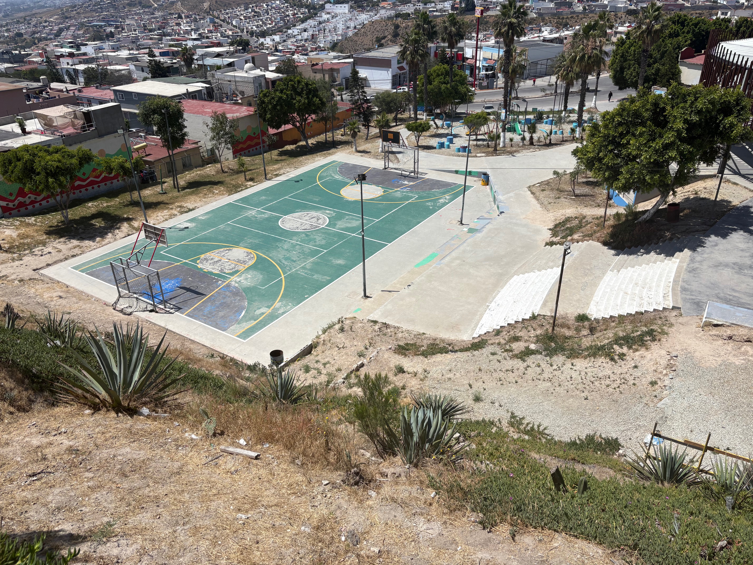 REHABILITACIÓN DE MULTICANCHA EN CENTRO CULTURAL DEPORTIVO SANTA FE EN TIJUANA