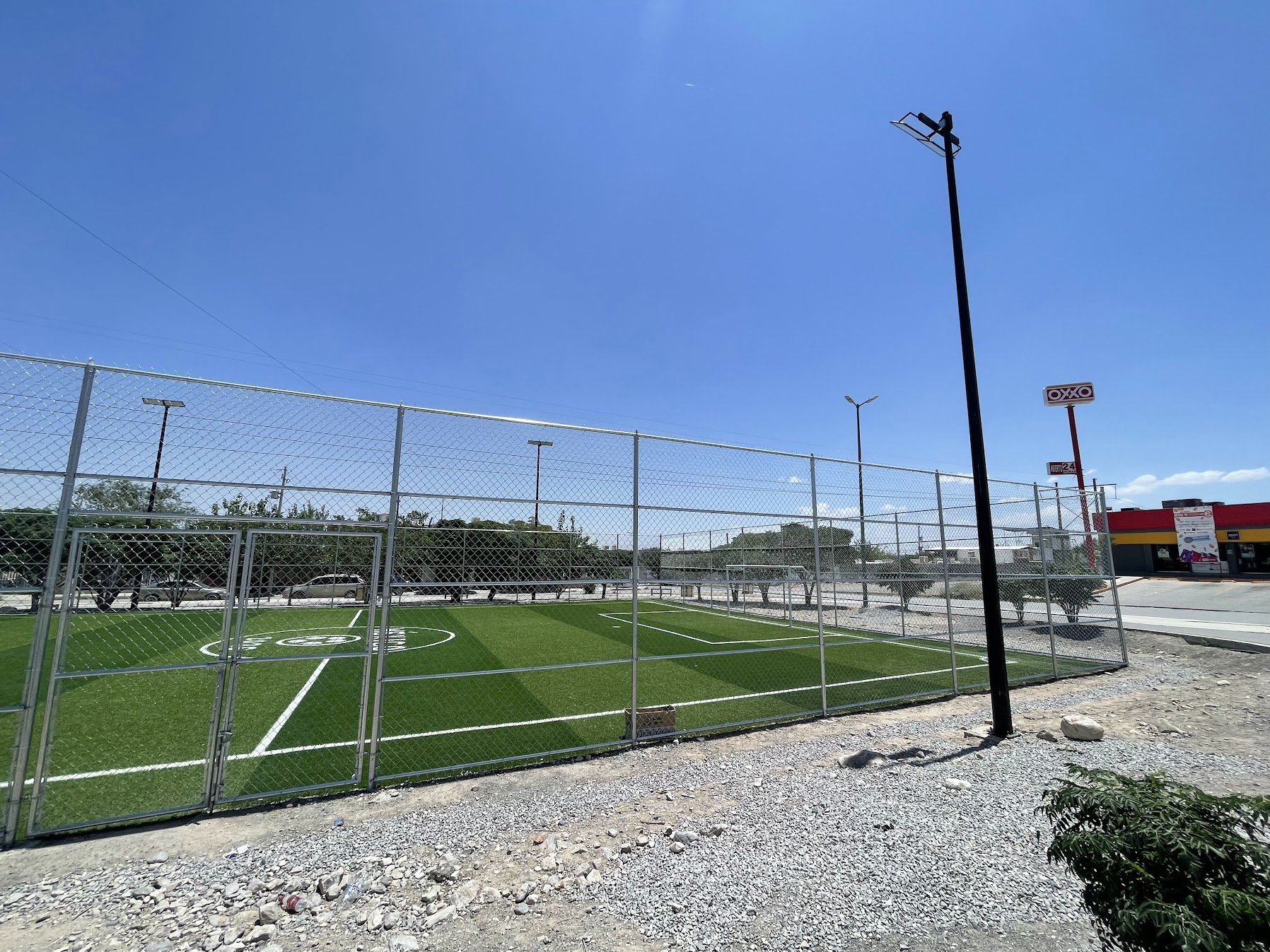 CONSTRUCCIÓN DE CANCHA DE FÚTBOL 5 EN COLONIA COLINAS DEL SUR EN JUÁREZ