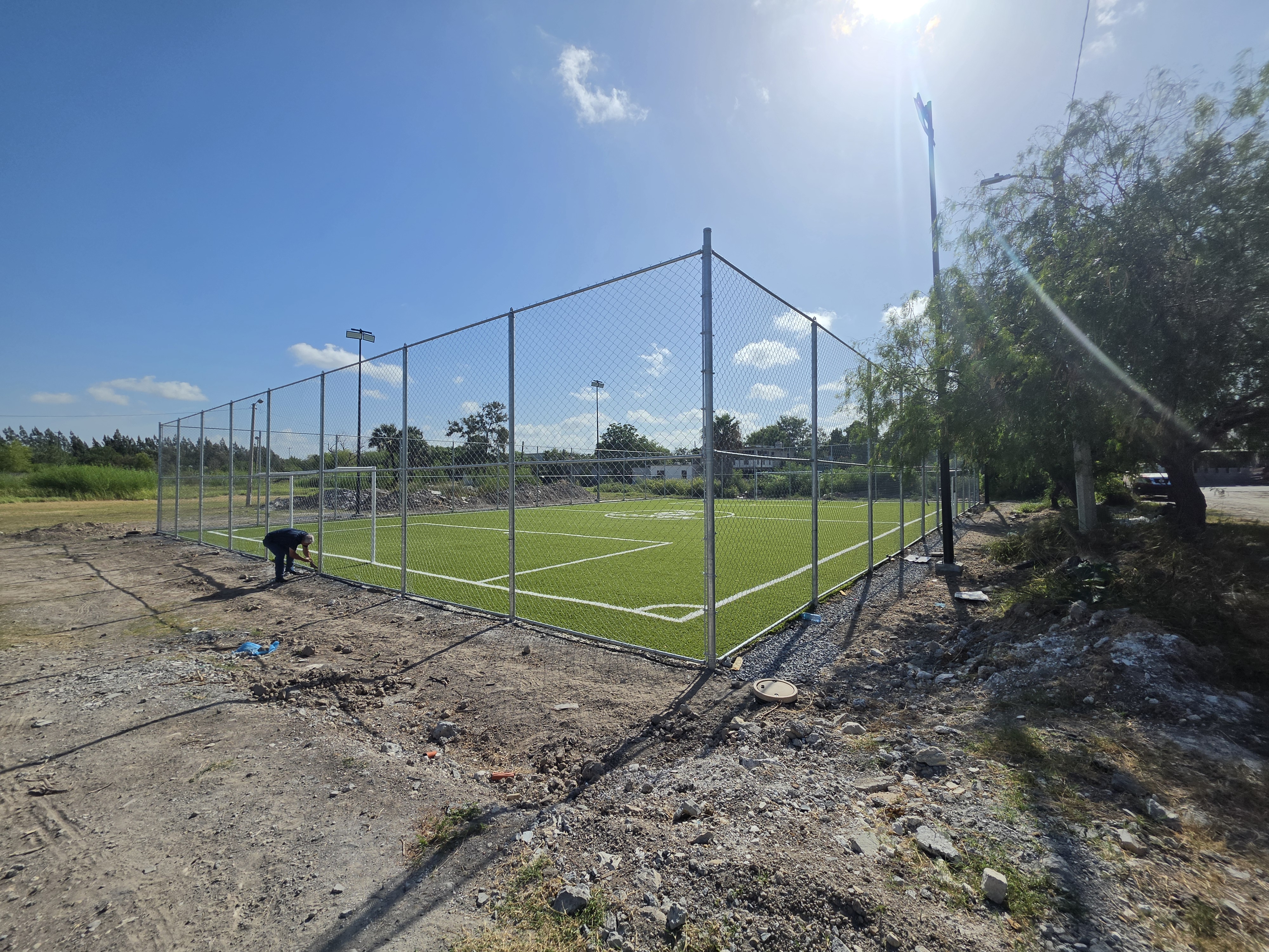 CONSTRUCCIÓN DE CANCHA DE FÚTBOL 5 EN COLONIA CAMPESTRE DEL RÍO 1 EN MATAMOROS