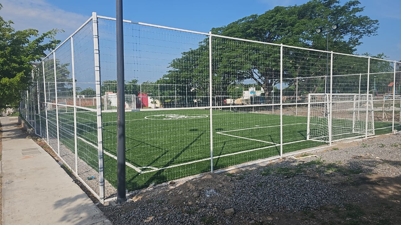 CONSTRUCCIÓN DE CANCHA FÚTBOL 5 EN ANDARES DEL JAZMÍN EN COLIMA