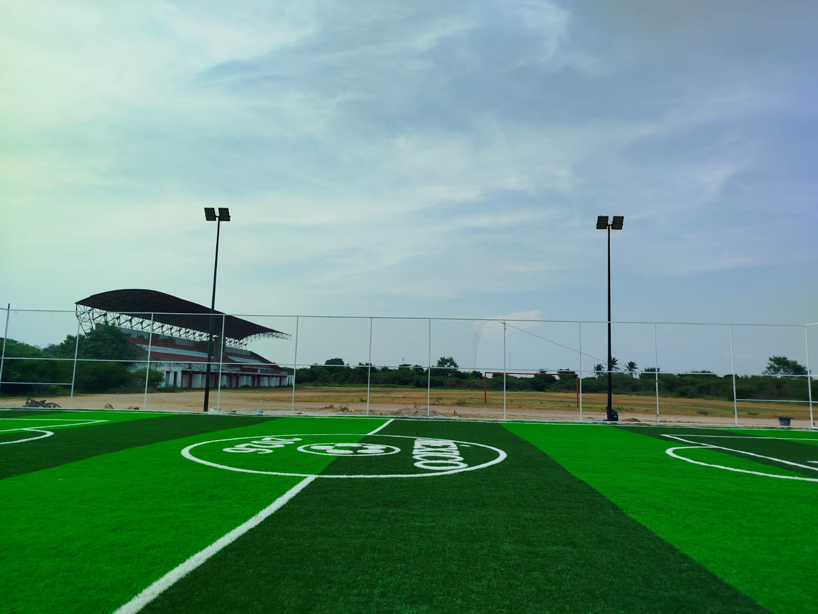 CONSTRUCCIÓN DE CANCHA FÚTBOL 5 EN UNIDAD DEPORTIVA CARLOS HERMOSILLO EN JUCHITÁN DE ZARAGOZA