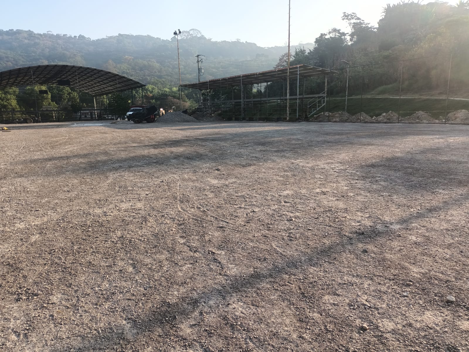 CONSTRUCCION DE CANCHA DE FÚTBOL 5 EN EL CENTRO DE RECREACIÓN "EL RECREO" EN TILA