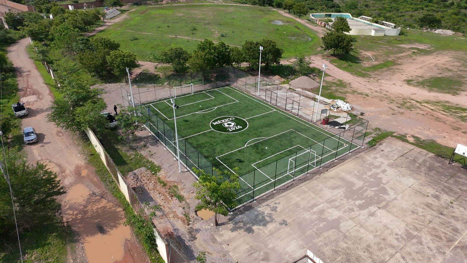 CONSTRUCCIÓN DE CANCHA FÚTBOL 5 EN UNIDAD DEPORTIVA HUAJICORI