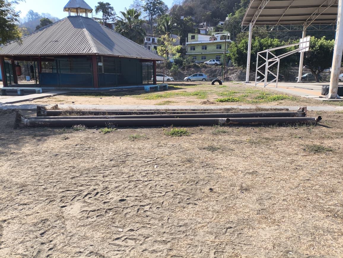 CONSTRUCCIÓN DE CANCHA FÚTBOL 5 EN UNIDAD DEPORTIVA LA NEGRITA EN MANZANILLO