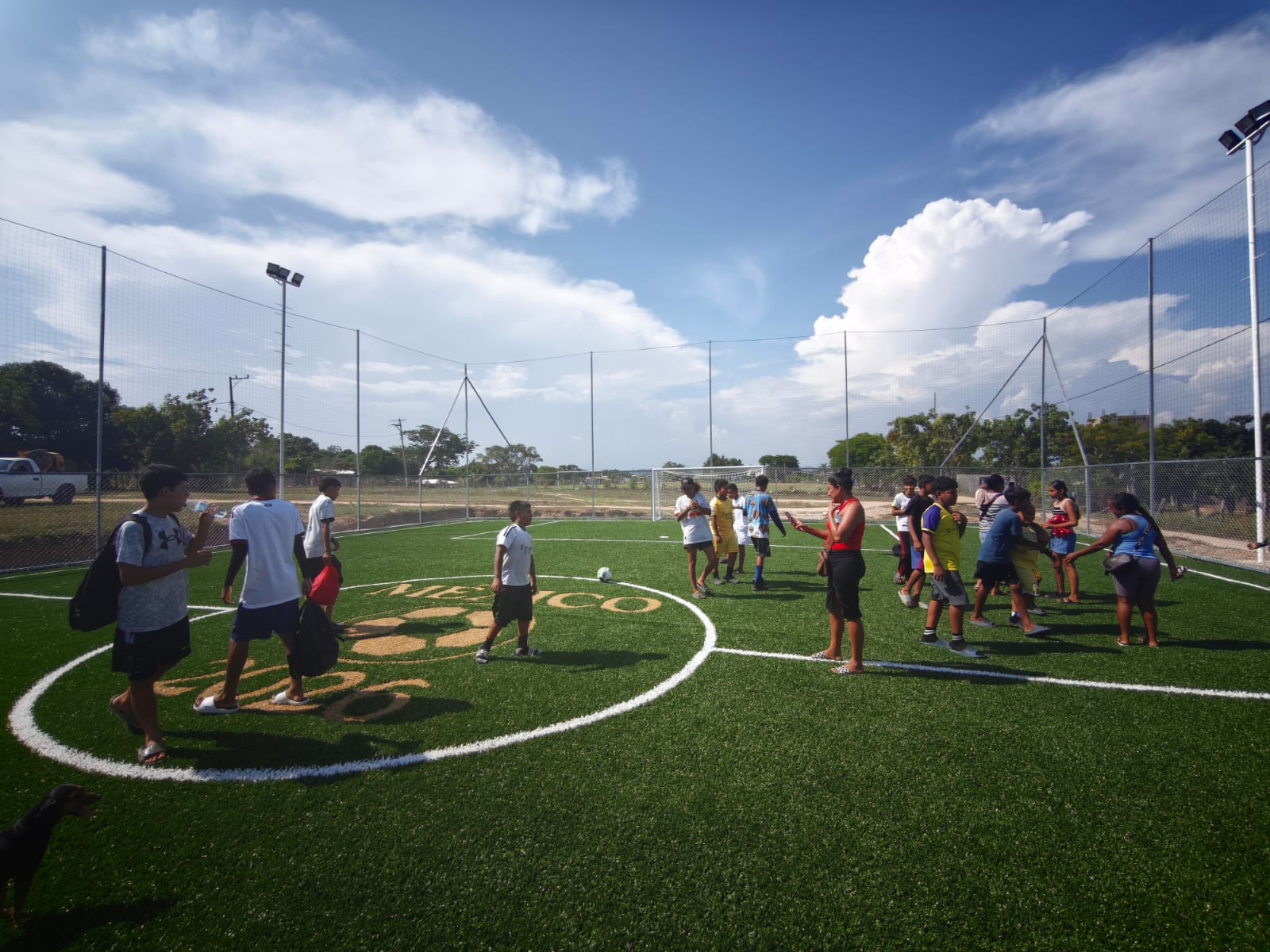 CONSTRUCCIÓN DE CANCHA FÚTBOL 5 EN UNIDAD DEPORTIVA OJO DE AGUA LAS SALINAS EN COPALA