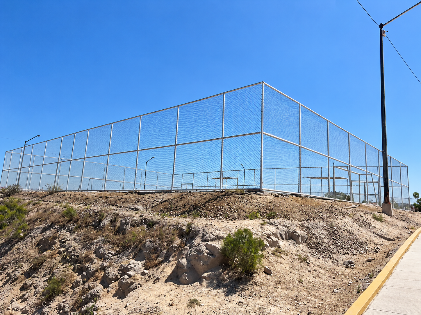 CONSTRUCCIÓN DE CANCHA FÚTBOL 5 EN PARQUE CASCADA EN TIJUANA