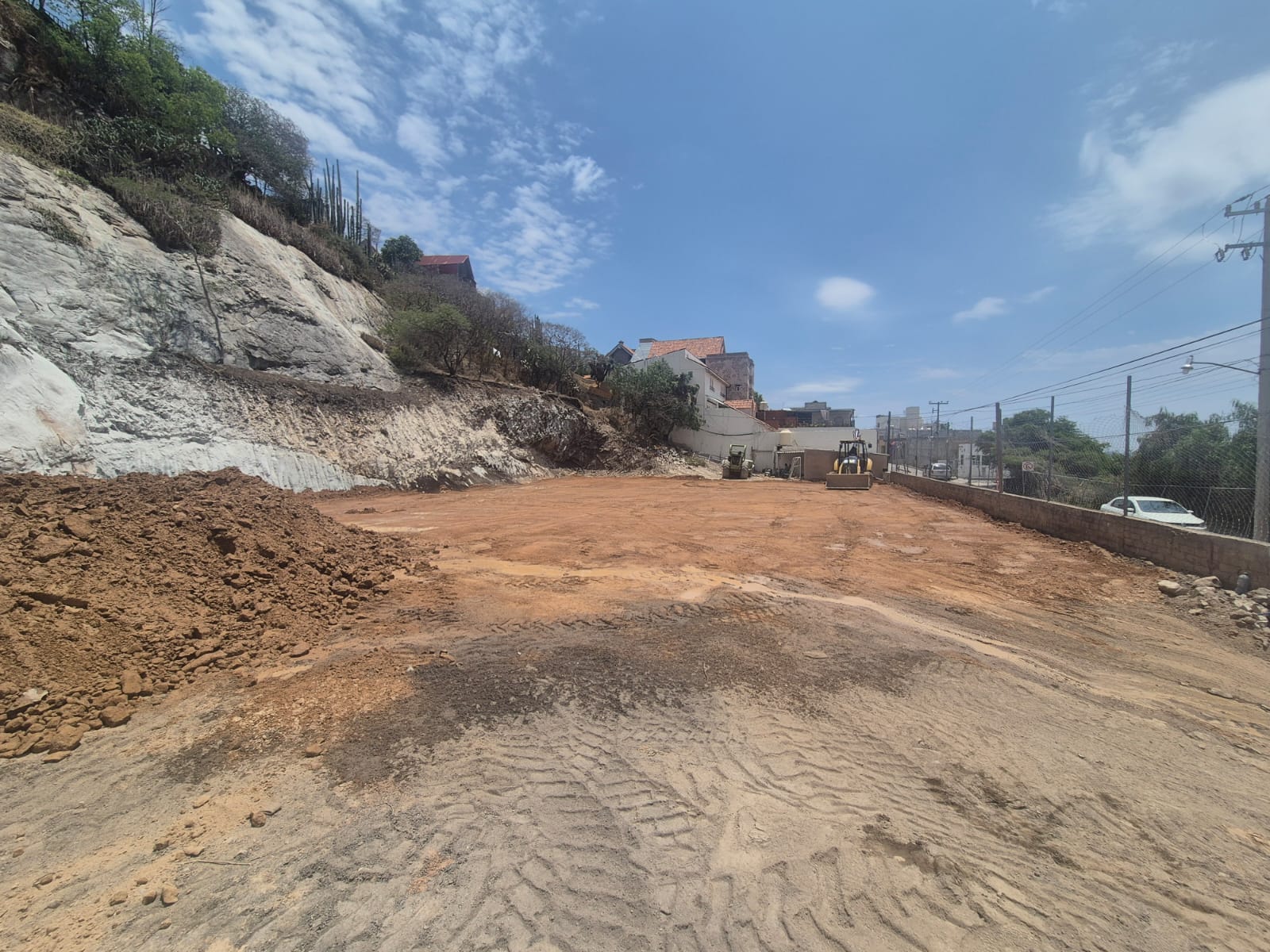 CONSTRUCCIÓN DE CANCHA DE FÚTBOL 5 EN ESPACIO DEPORTIVO EN BERNAL EN EZEQUIEL MONTES