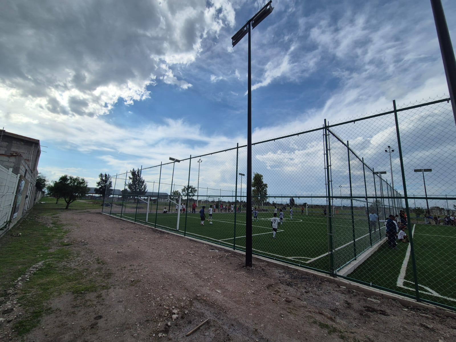 CONSTRUCCIÓN DE CANCHA DE FÚTBOL 5 EN LA LIRA 2 EN PEDRO ESCOBEDO