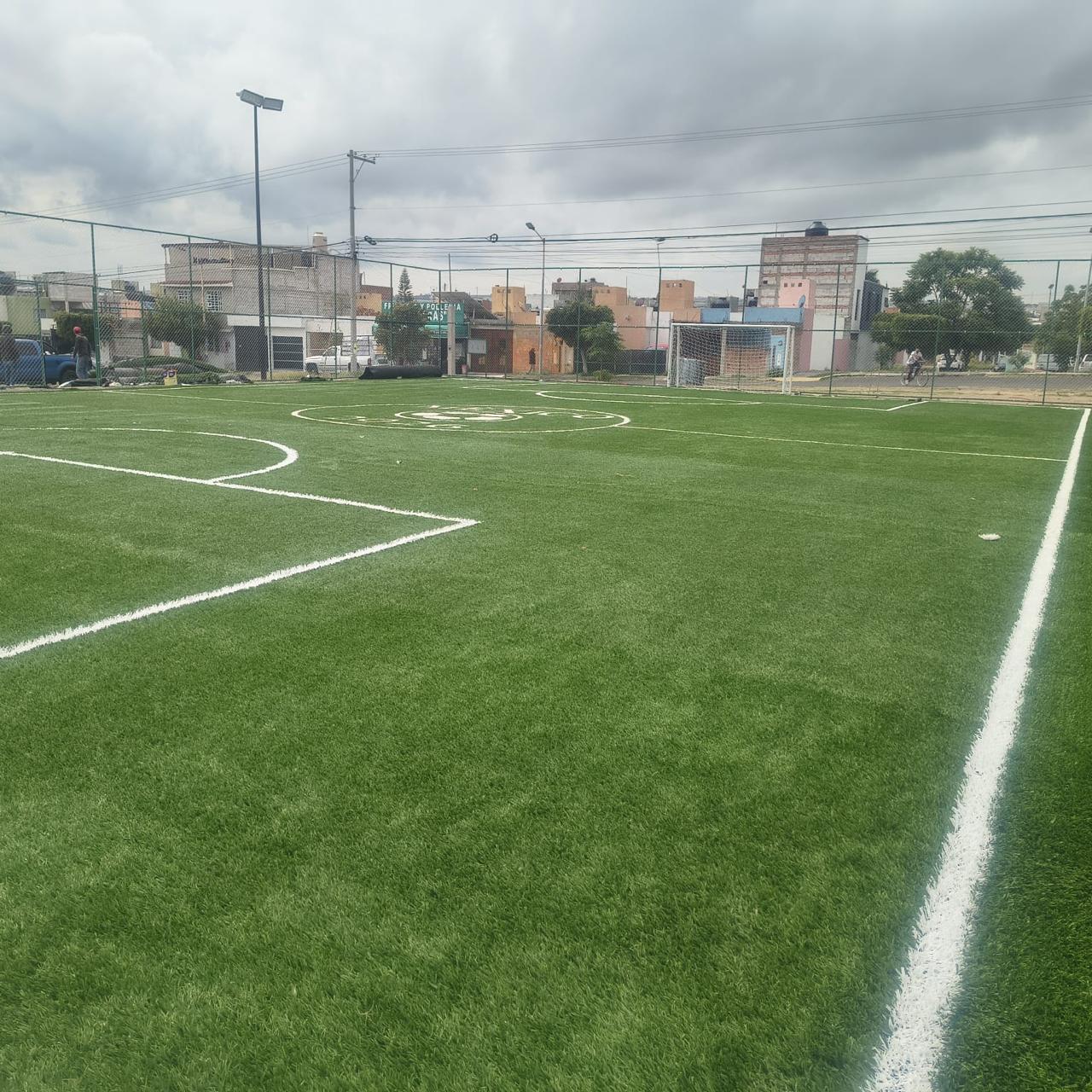CONSTRUCCIÓN DE CANCHA DE FÚTBOL 5 EN PARQUE PRADERAS DEL SOL EN SAN JUAN DEL RÍO