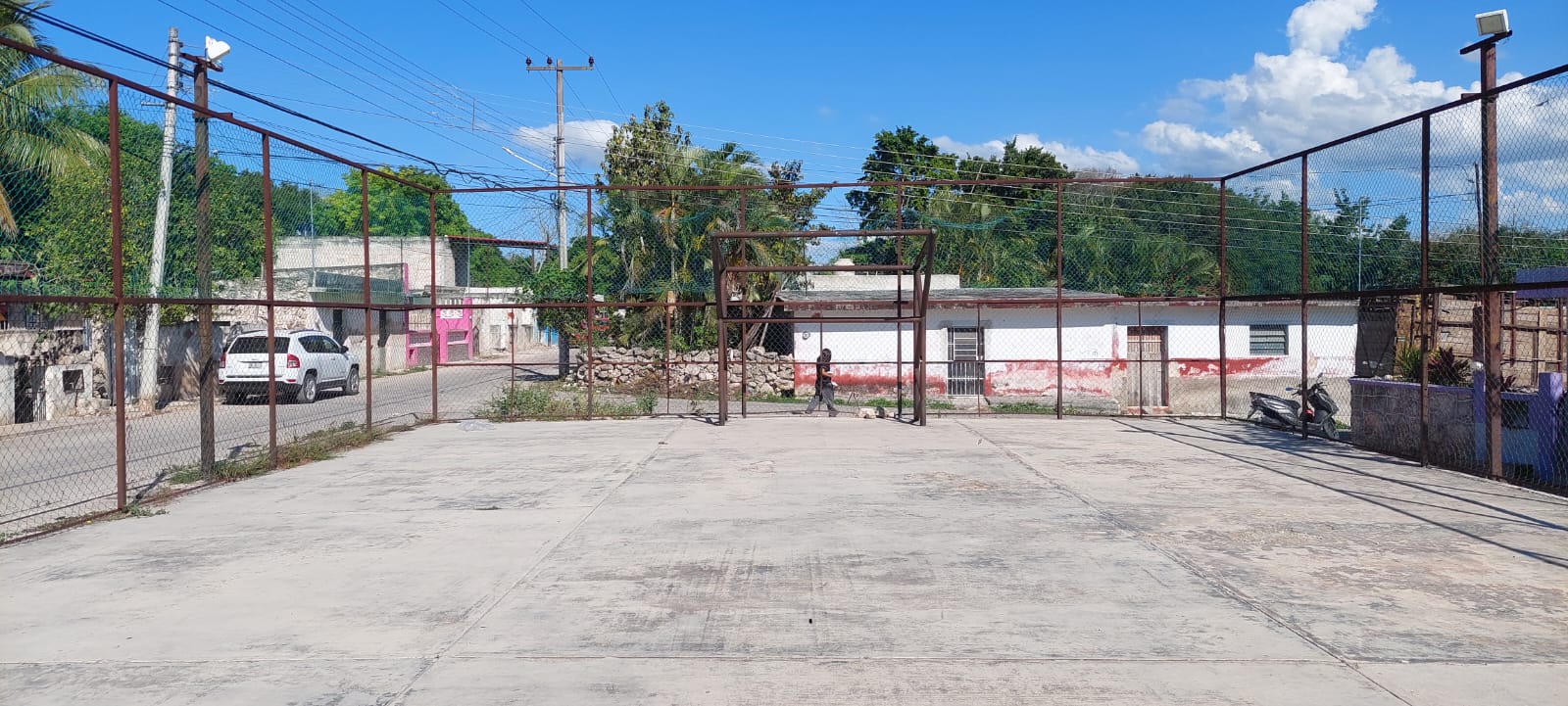 REHABILITACIÓN DE MULTICANCHA EN COLONIA NAHBALAM EN TIZIMÍN