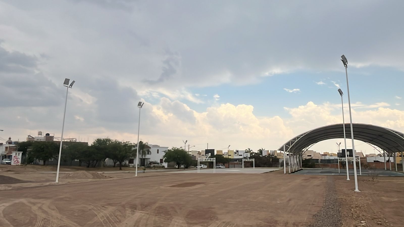 CONSTRUCCIÓN DE CANCHA FÚTBOL 5 EN LOMAS DE SANTA ANITA EN AGUASCALIENTES