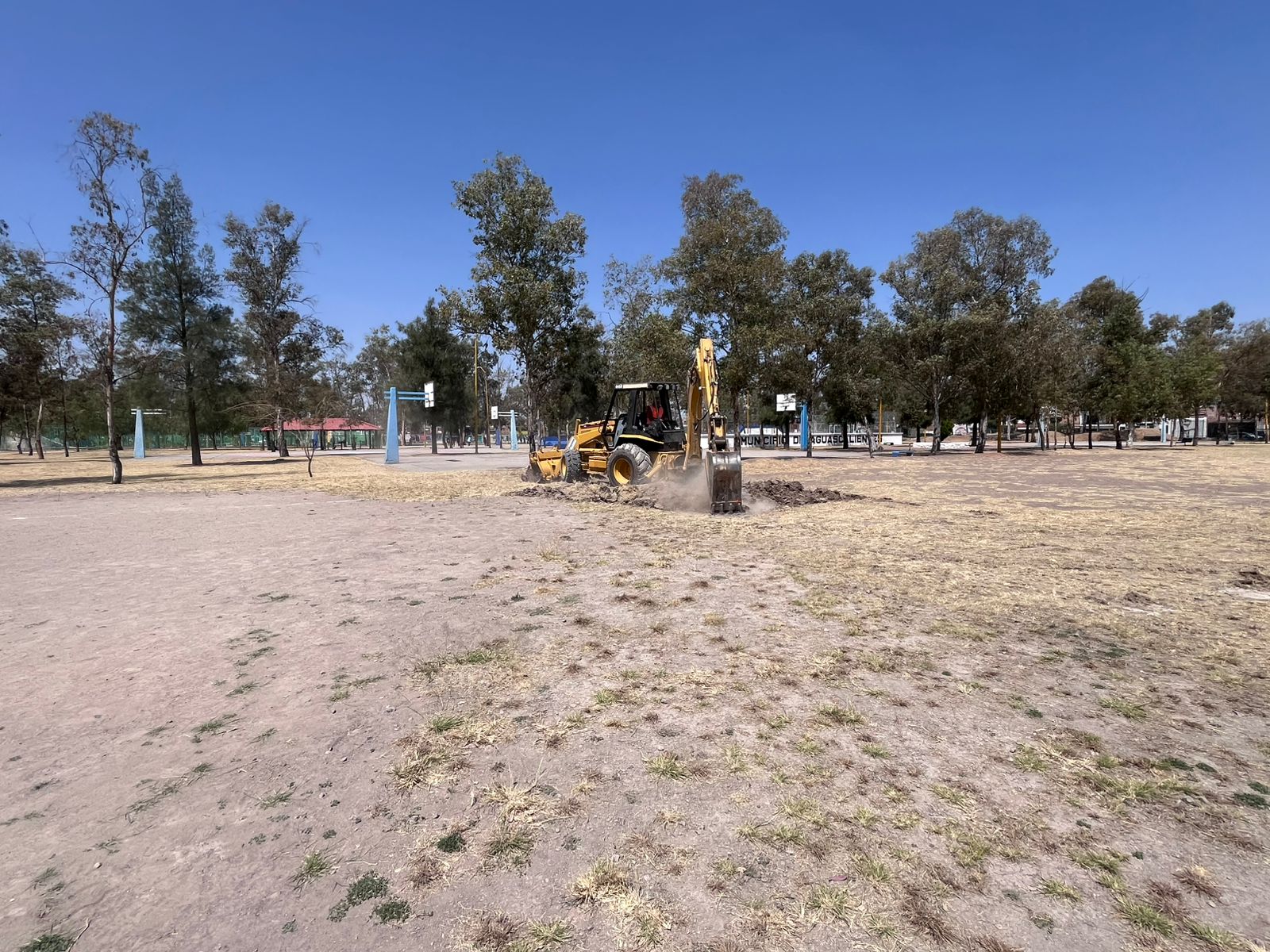 CONSTRUCCIÓN DE CANCHA FÚTBOL 5 PARQUE AZUL EN AGUASCALIENTES
