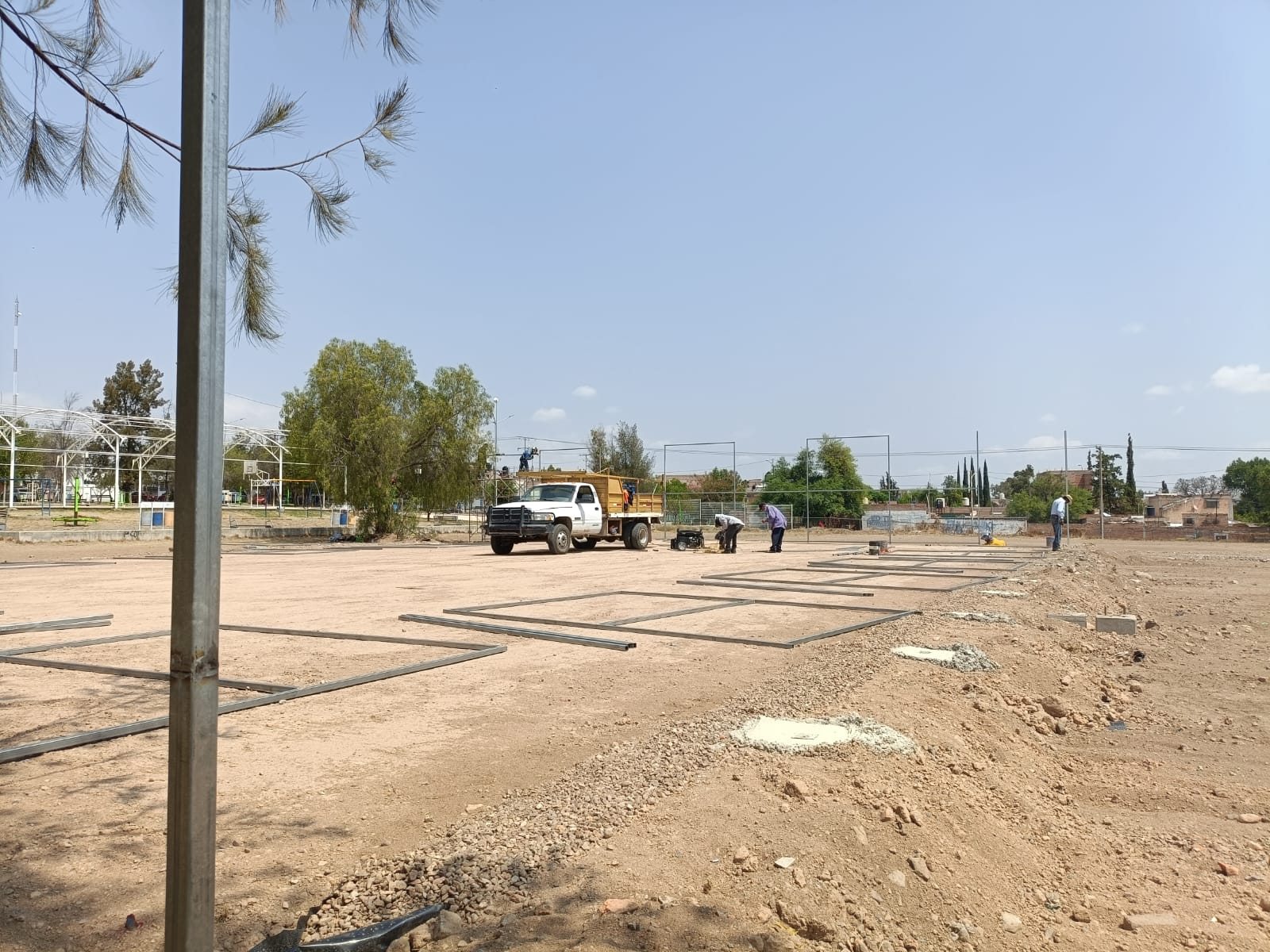 CONSTRUCCIÓN DE CANCHA FÚTBOL 5 EN UNIDAD DEPORTIVA PABELLÓN DE HIDALGO EN RINCÓN DE ROMOS