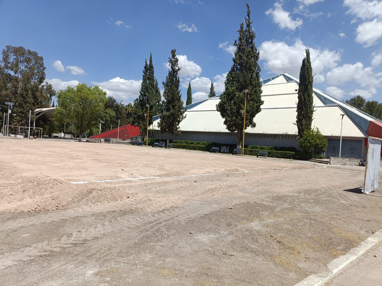 CONSTRUCCIÓN DE CANCHA FÚTBOL 5 EN UNIDAD DEPORTIVA MIGUEL HIDALGO 2 EN RINCÓN DE ROMOS