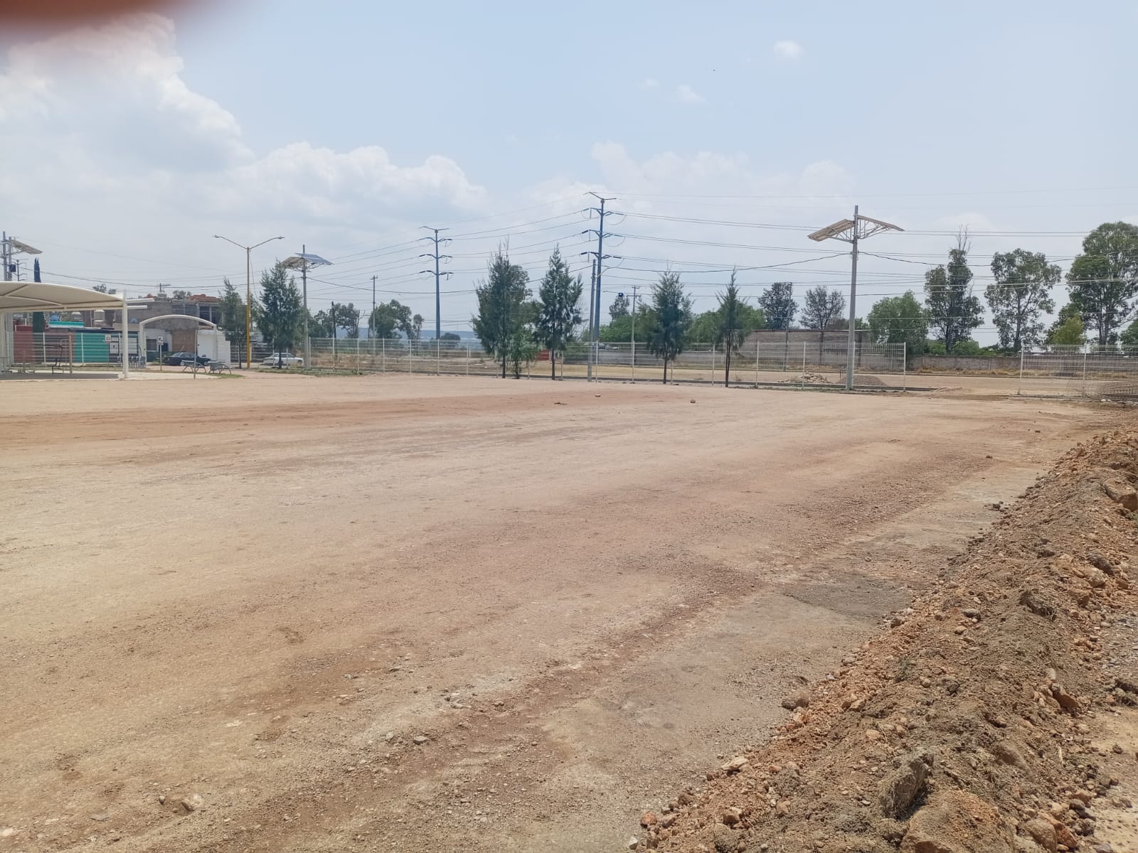 CONSTRUCCIÓN DE CANCHA FÚTBOL 5 EN EL CARDONAL EN SAN FRANCISCO DE LOS ROMO