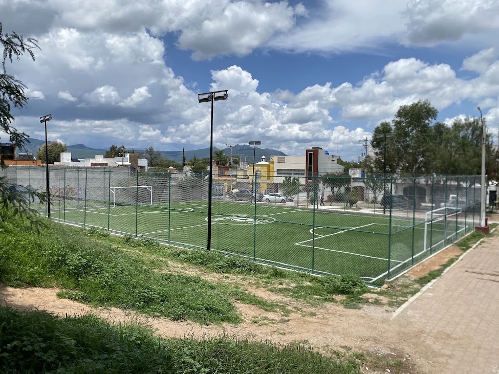 CONSTRUCCIÓN DE CANCHA DE FÚTBOL 5 EN SAN GASPAR EN CADEREYTA DE MONTES
