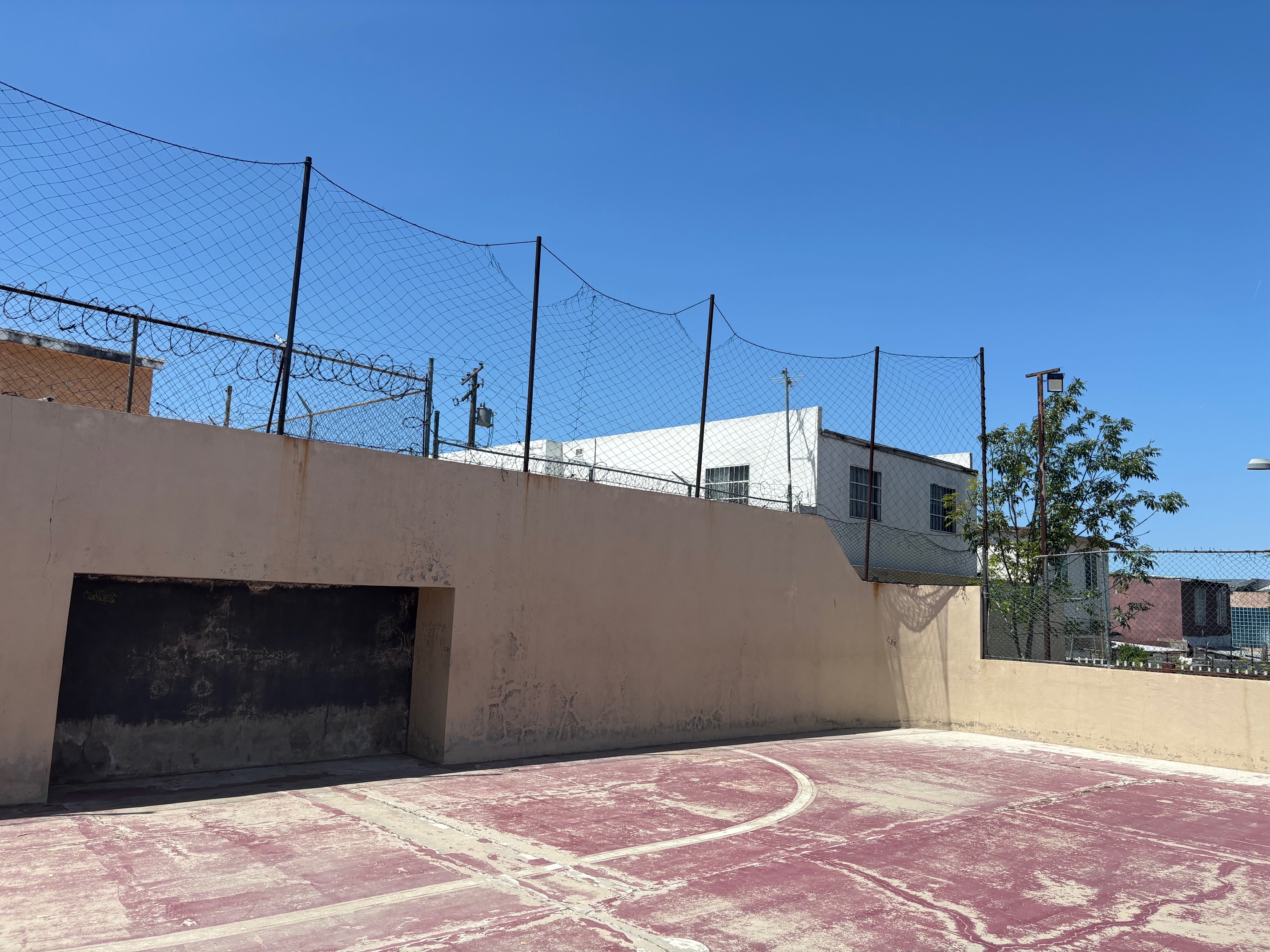 REHABILITACIÓN DE CANCHA FÚTBOL 7 EN CENTRO CULTURAL DEPORTIVO EL MIRADOR EN TIJUANA
