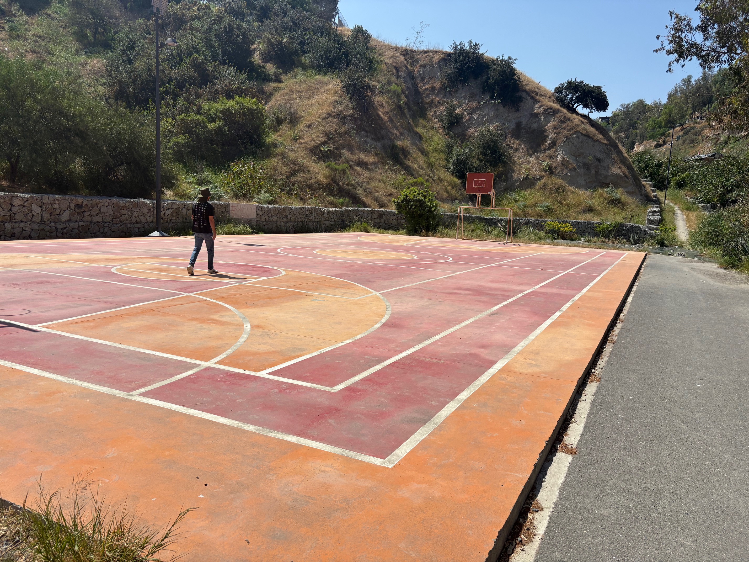 REHABILITACIÓN DE MULTICANCHA EN ESPACIO DEPORTIVO Y CENTRO DE DESARROLLO COMUNITARIO EN BARRANCAS SÁNCHEZ TABOADA EN TIJUANA