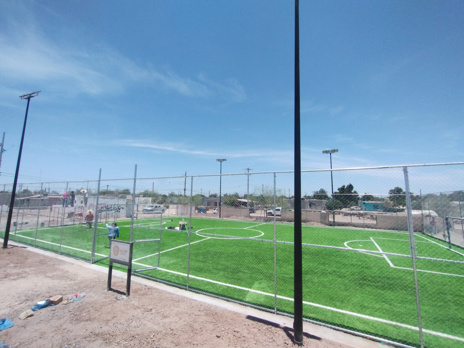 CONSTRUCCIÓN DE CANCHA FÚTBOL 5 EN PIONEROS DEL VALLE EN COMONDÚ