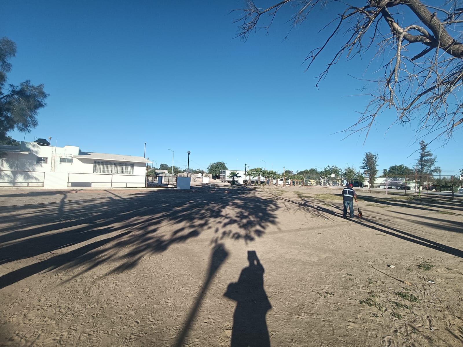 CONSTRUCCIÓN DE CANCHA FÚTBOL 5 EN PARQUE INDECO EN COMONDÚ