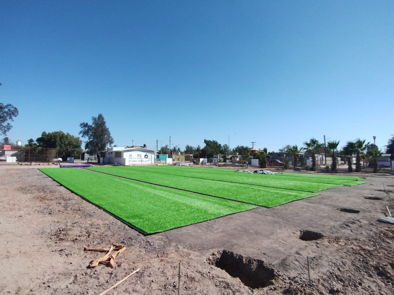 CONSTRUCCIÓN DE CANCHA FÚTBOL 5 EN PARQUE INDECO EN COMONDÚ