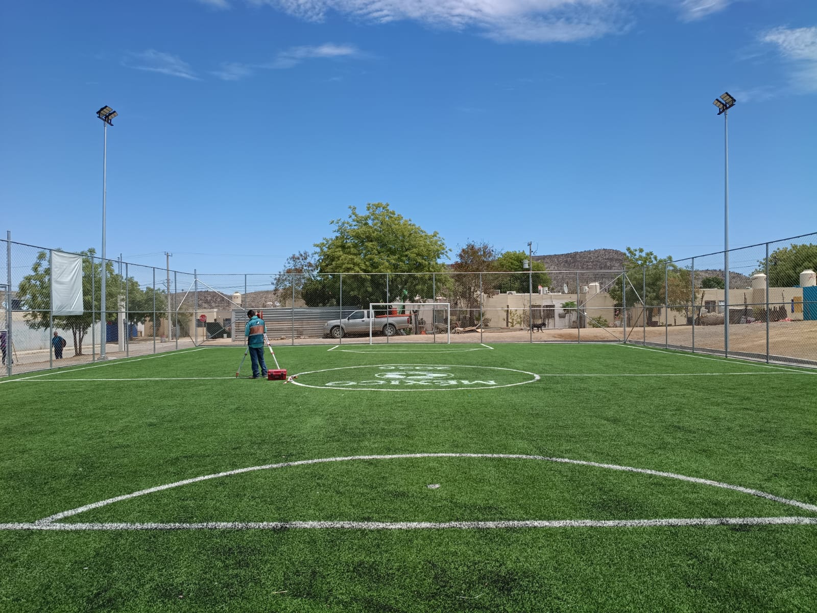 CONSTRUCCIÓN DE CANCHA FÚTBOL 5 EN COLA DE BALLENA EN LA PAZ