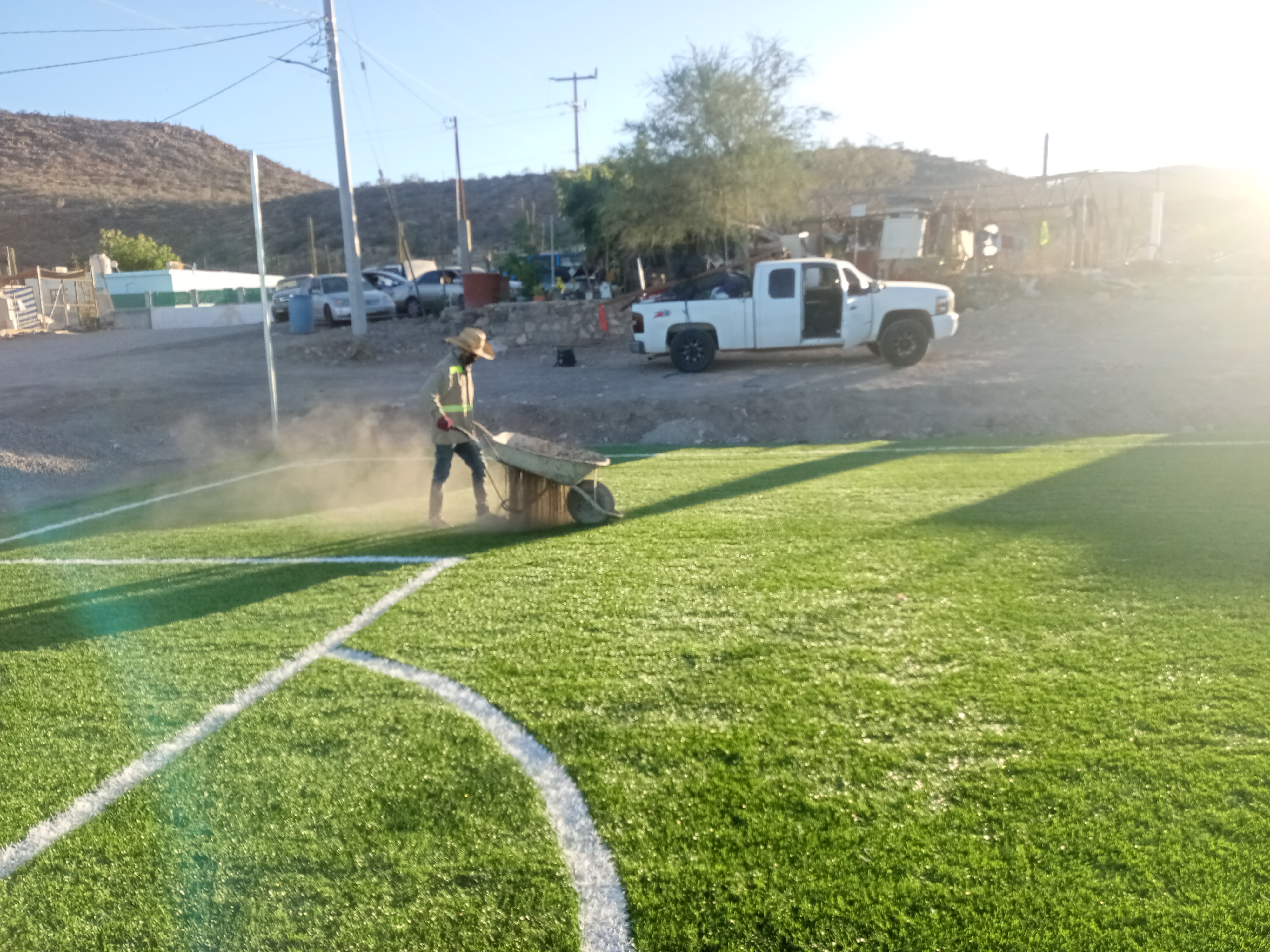 CONSTRUCCIÓN DE CANCHA FÚTBOL 5 EN CAMPO LOS LAIMONES EN LORETO