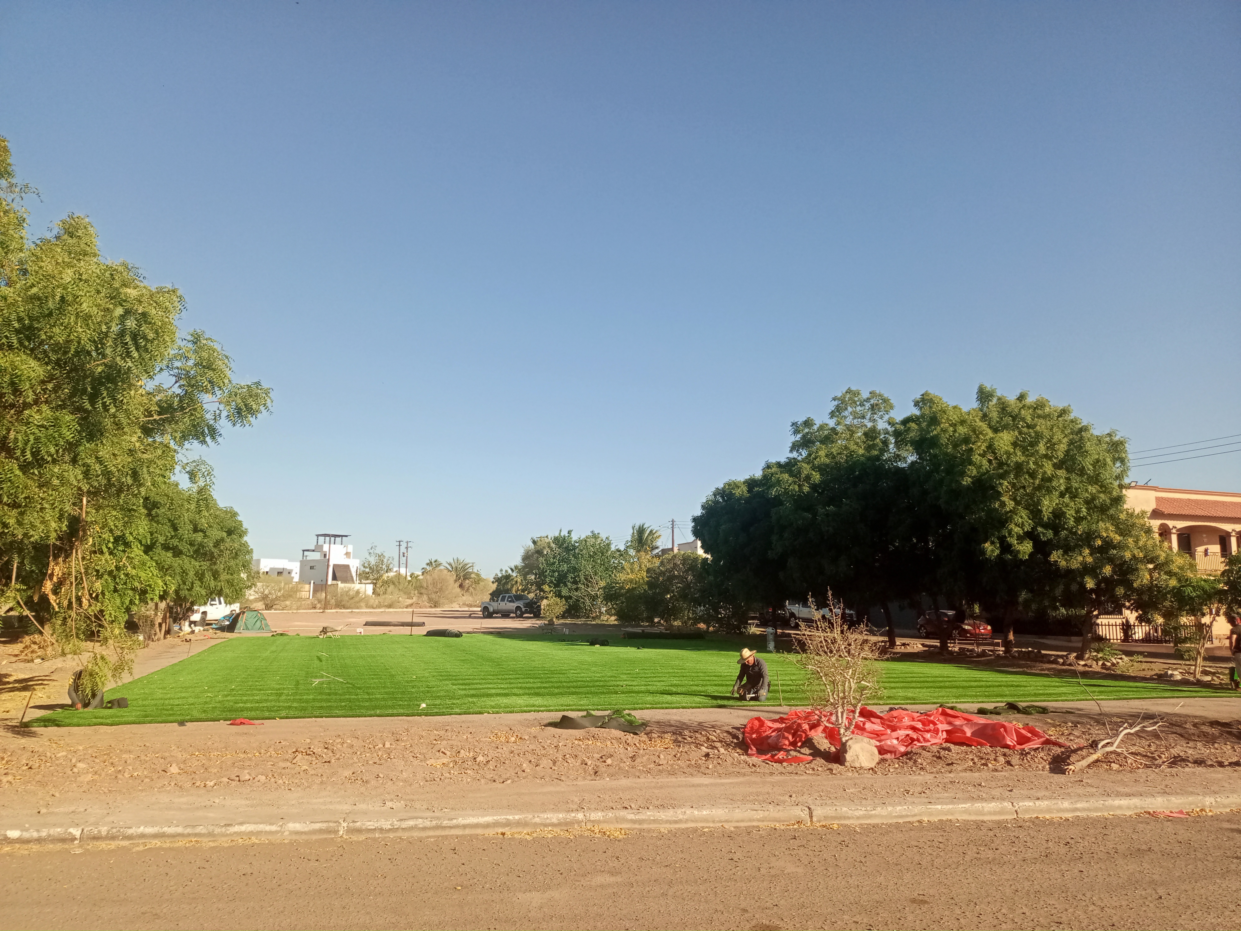 CONSTRUCCIÓN DE CANCHA FÚTBOL 5 EN CAMPO UNIDAD CORONADO EN LORETO