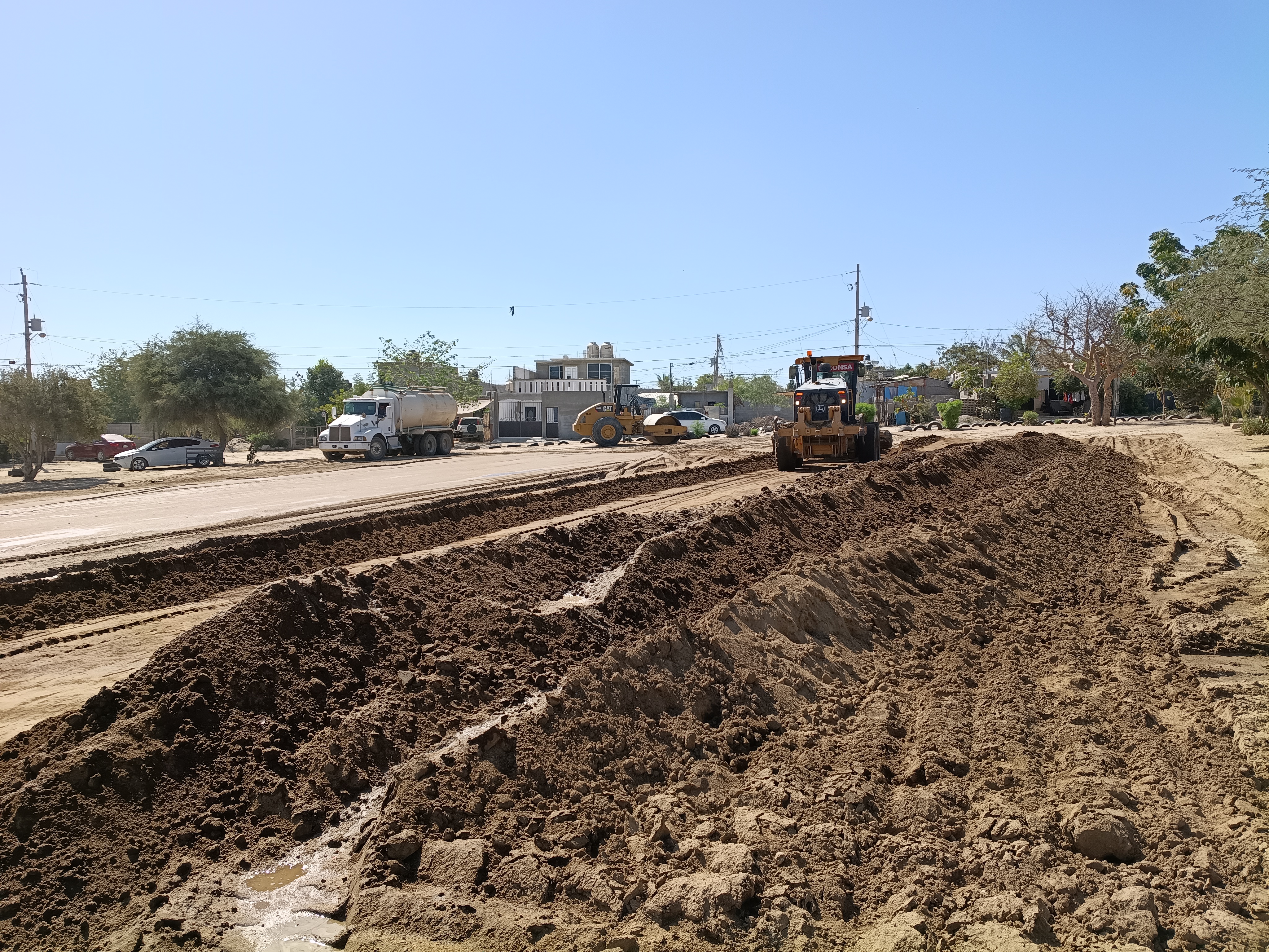 CONSTRUCCIÓN DE CANCHA FÚTBOL 5 EN PARQUE CÁCTUS EN LOS CABOS