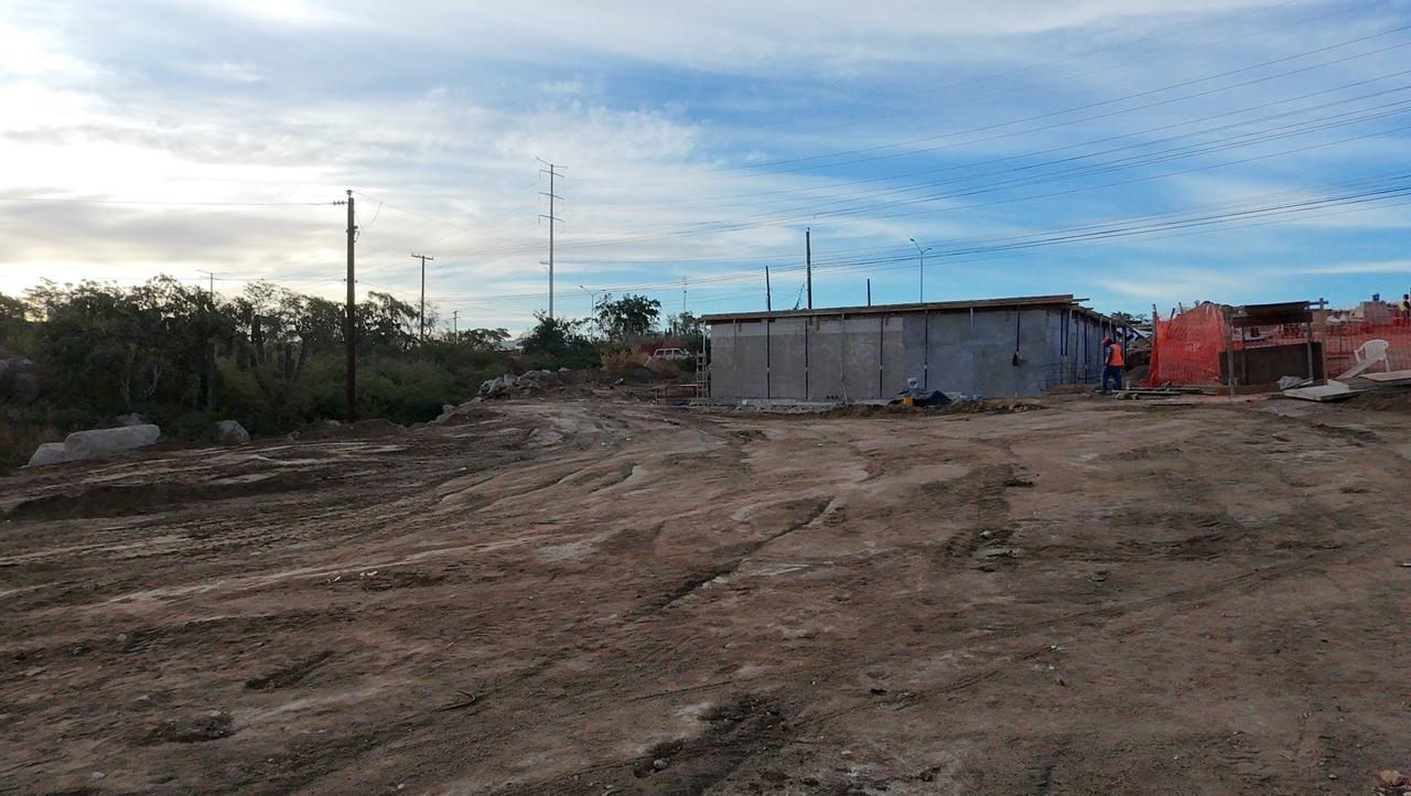 CONSTRUCCIÓN DE CANCHA FÚTBOL 5 EN SIERRA VISTA EN LOS CABOS