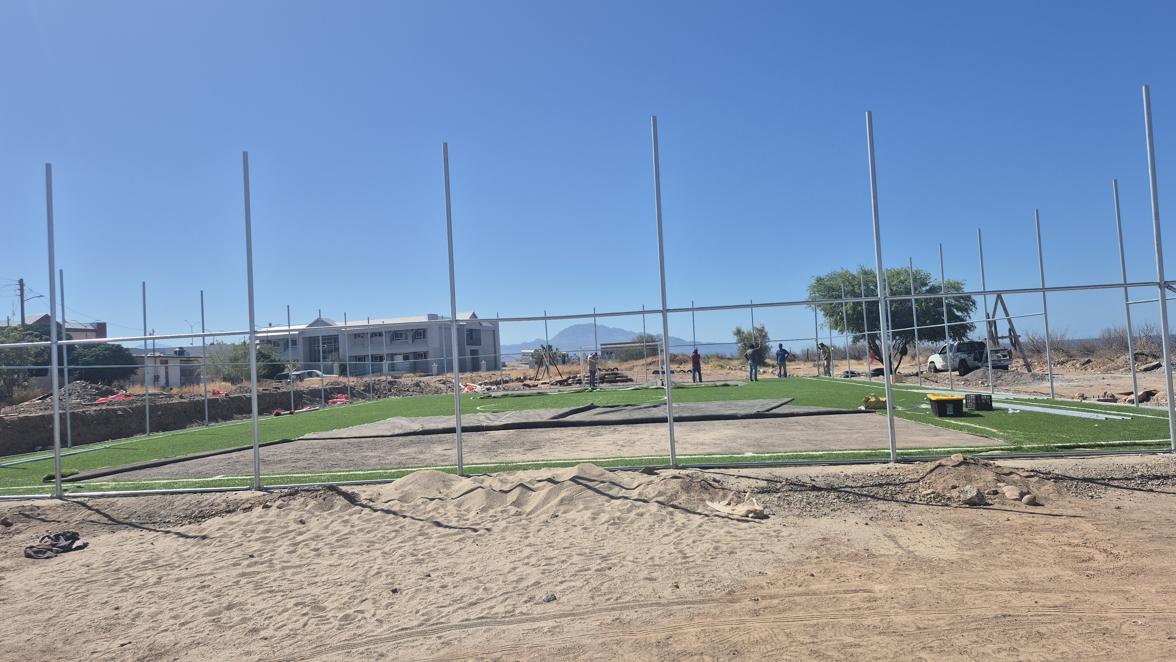 CONSTRUCCIÓN DE CANCHA FÚTBOL 5 EN FRAYLE MULEGÉ EN MULEGÉ