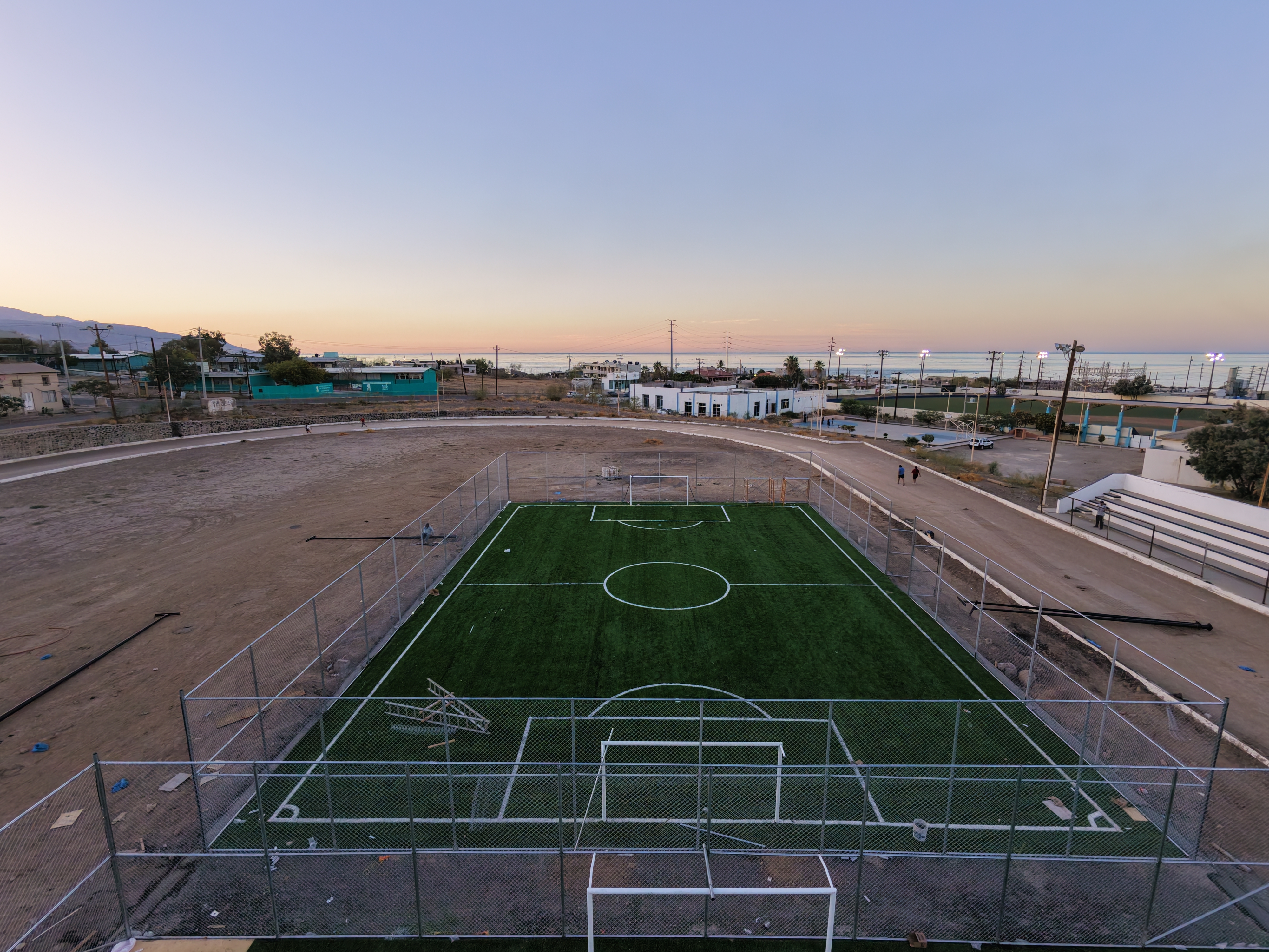 CONSTRUCCIÓN DE CANCHA FÚTBOL 5 EN UNIDAD DEPORTIVA SANTA ROSALÍA 2 EN MULEGÉ