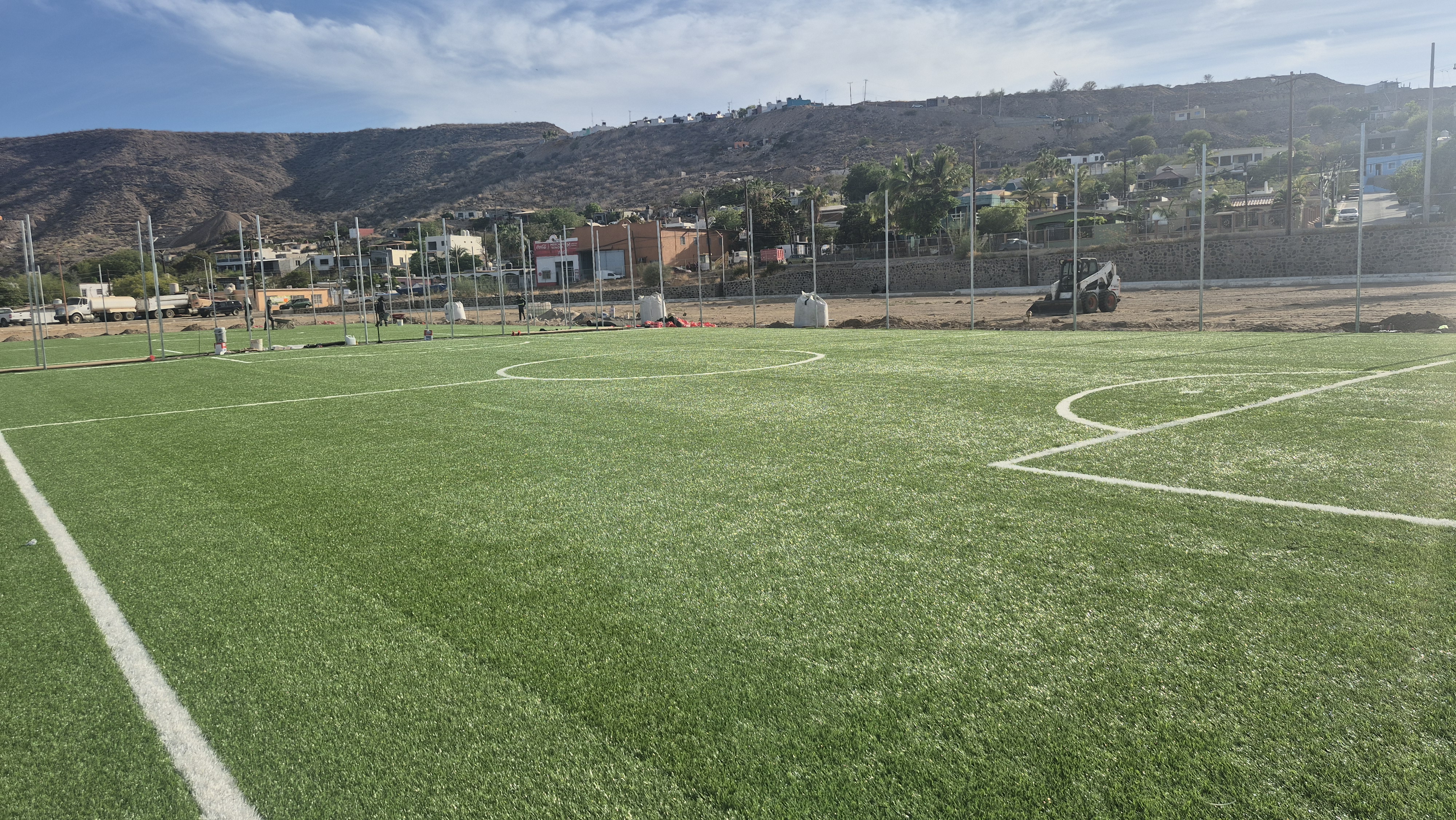 CONSTRUCCIÓN DE CANCHA FÚTBOL 5 EN UNIDAD DEPORTIVA SANTA ROSALÍA 2 EN MULEGÉ