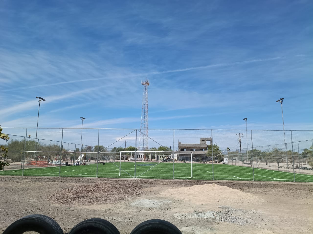 CONSTRUCCIÓN DE CANCHA FÚTBOL 7 EN CENTENARIO