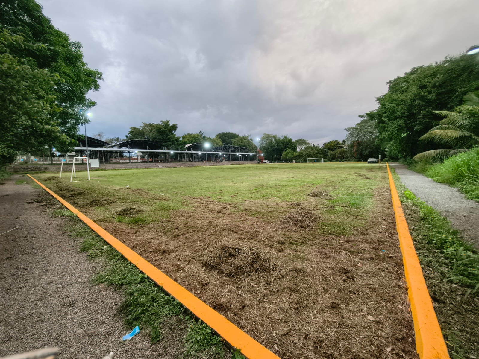 REHABILITACIÓN DE CANCHA DE FÚTBOL 11 EN UNIDAD DEPORTIVA LA CEBADILLA EN TAPACHULA