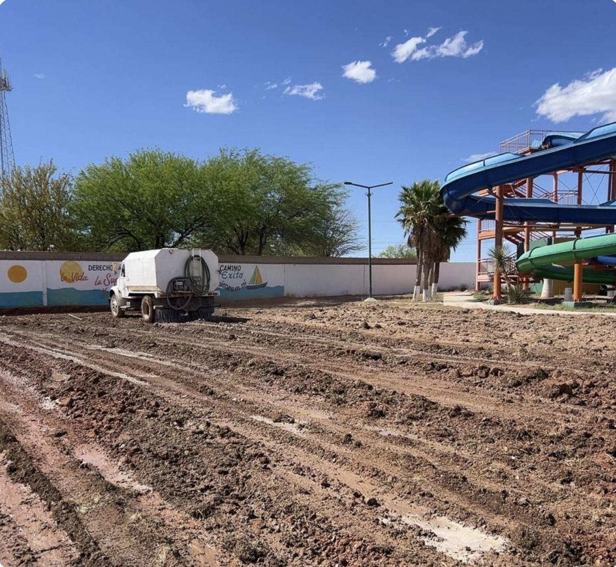 CONSTRUCCIÓN DE CANCHA FÚTBOL 5 EN PARQUE AQUAMUNDO EN AGUA PRIETA