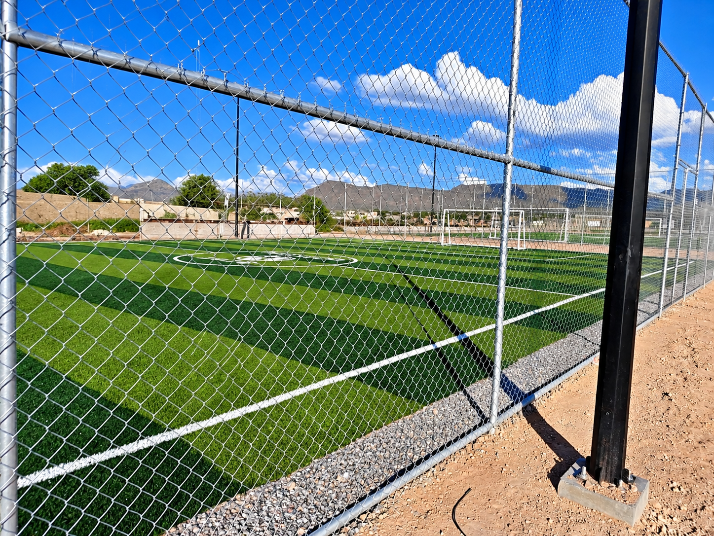 CONSTRUCCIÓN DE CANCHA DE FÚTBOL 5 PISTA DE AVIACIÓN 1 EN NAZAS