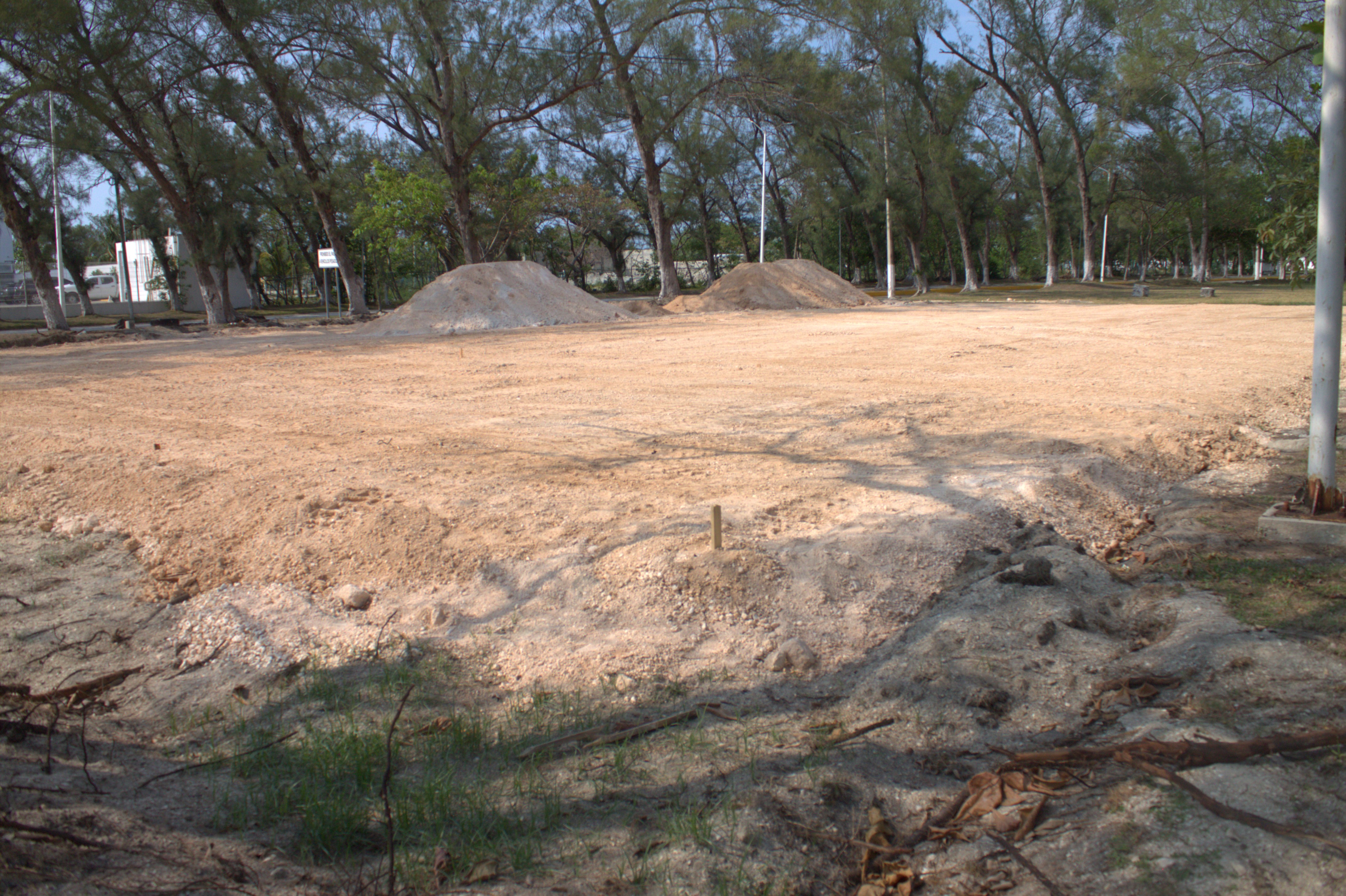 CONSTRUCCIÓN DE CANCHA DE FÚTBOL 5  EN LA CANCHA DEPORTIVA PLAYA NORTE EN CARMEN