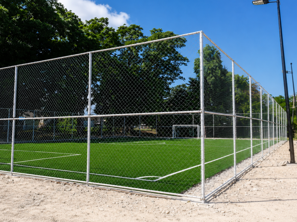 CONSTRUCCIÓN DE CANCHA DE FÚTBOL 5 EN LA CANCHA DEPORTIVA 19 DE JULIO EN ESCÁRCEGA