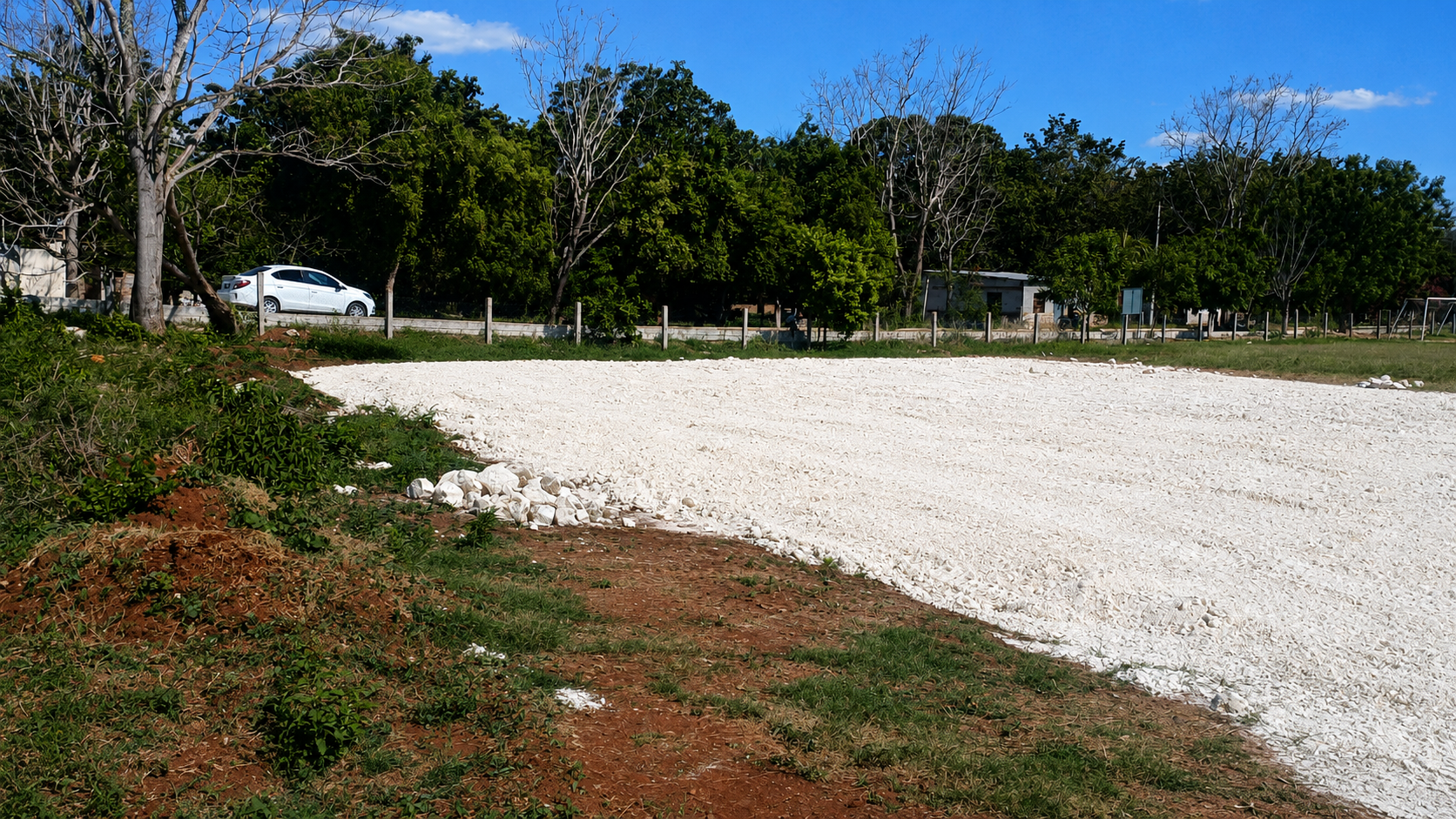 CONSTRUCCIÓN DE CANCHA DE FÚTBOL 5 EN LA CANCHA DEPORTIVA SUC TUC EN HOPELCHÉN