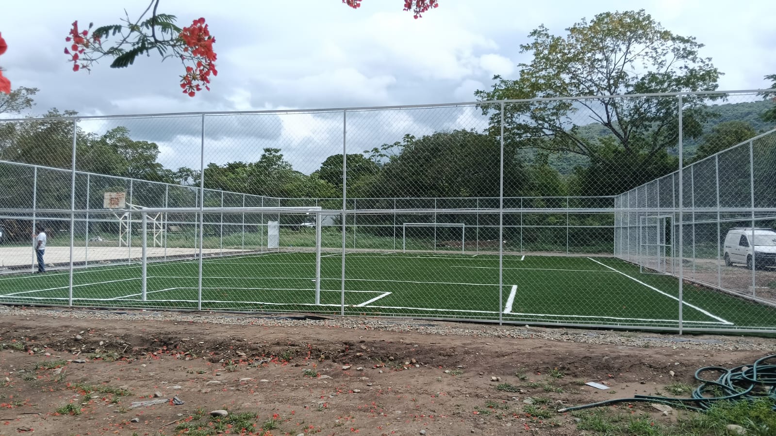 CONSTRUCCIÓN DE CANCHA DE FÚTBOL 5 PONIENTE EN LA UNIDAD DEPORTIVA EN PIJIJIAPAN