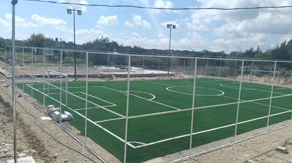 CONSTRUCCIÓN DE CANCHA DE FÚTBOL 5 EN EL ESPACIO DEPORTIVO GUADALUPE CHICHIMA EN COMITÁN DE DOMÍNGUEZ