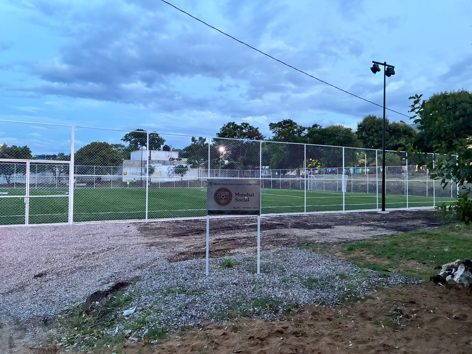 CONSTRUCCIÓN DE CANCHA DE FÚTBOL 11 EN LA COLONIA LOS PAJAROS 