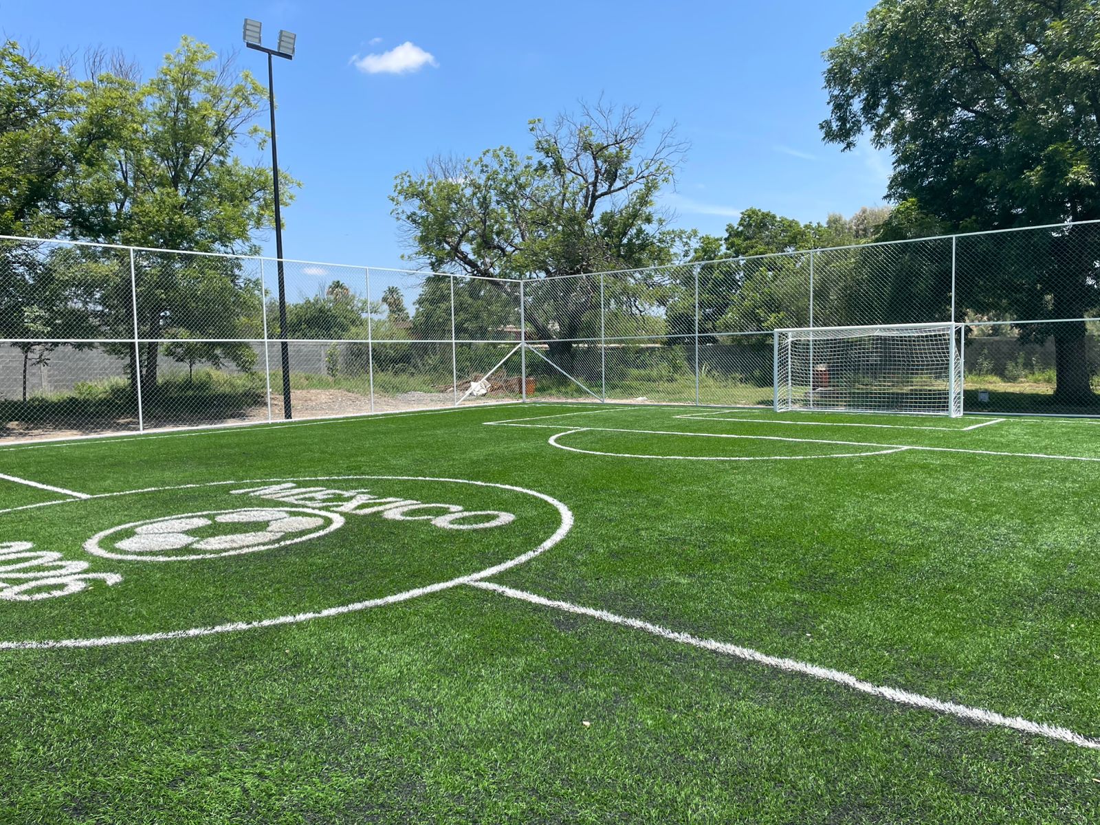 CONSTRUCCIÓN DE CANCHA FÚTBOL 5 EN PREDIO MUNICIPAL EN CANDELA
