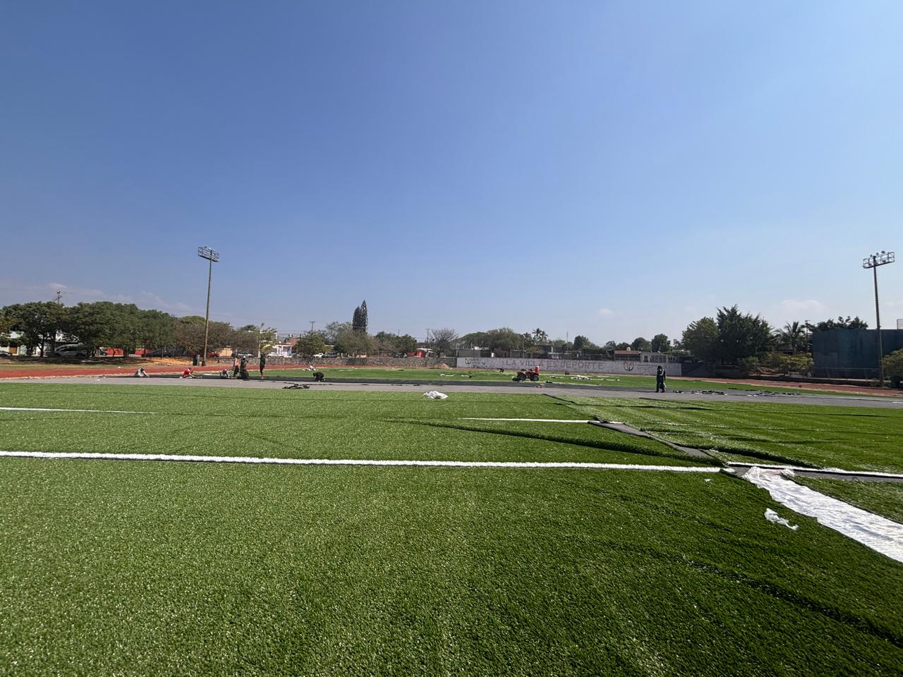 CONSTRUCCIÓN DE CANCHA FÚTBOL 11 EN UNIDAD DEPORTIVA GIL CABRERA GUDIÑO EN VILLA DE ÁLVAREZ
