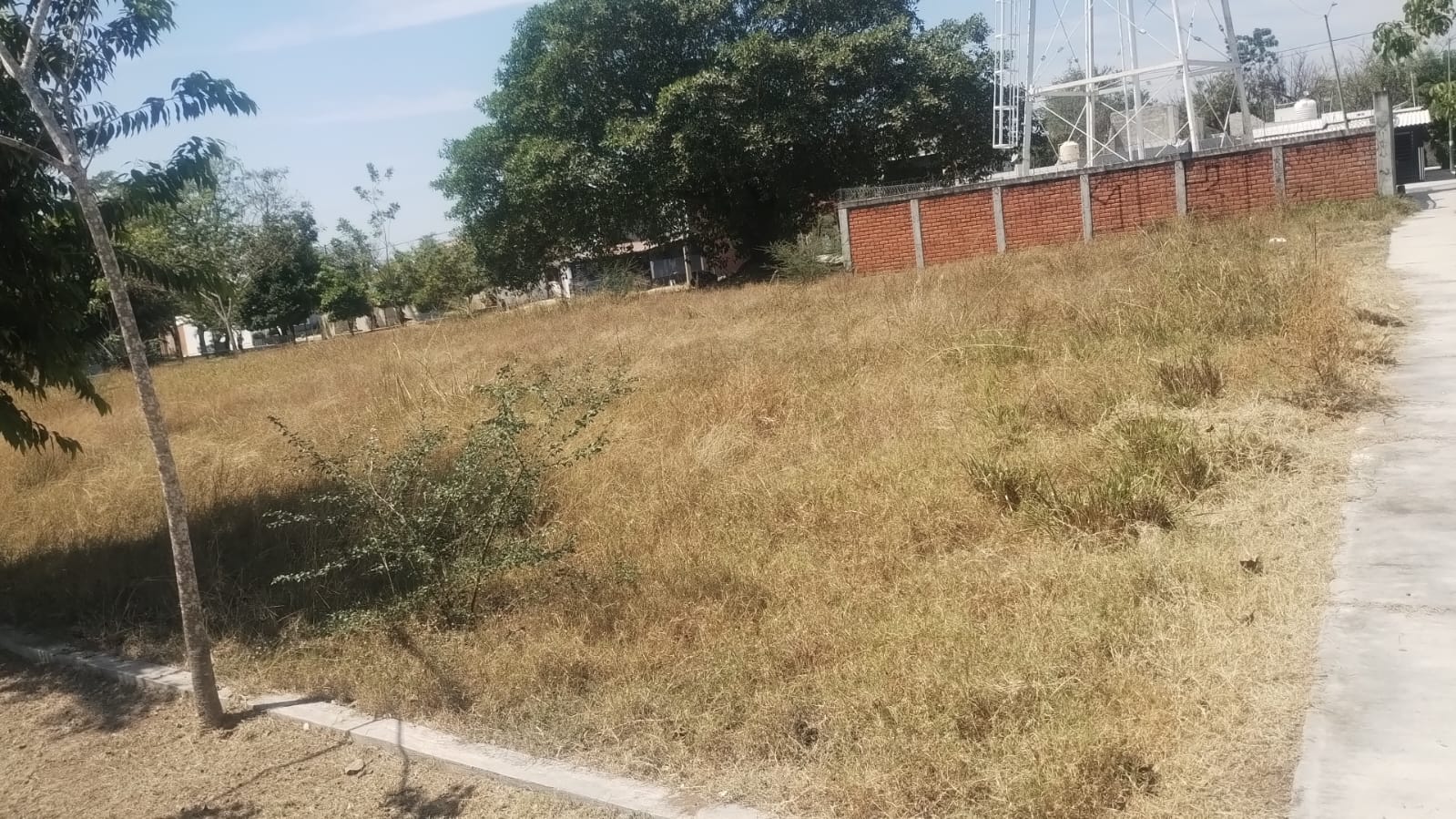 CONSTRUCCIÓN DE CANCHA FÚTBOL 5 EN JARDÍN RECREATIVO VALLE REAL EN COLIMA